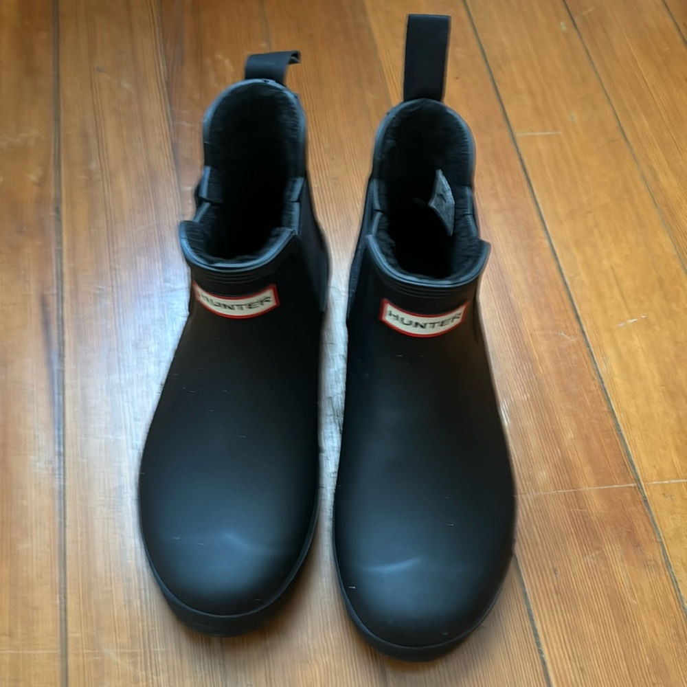Hunter Women’s Shearling-Lined Chelsea Boot Size 7 in Black